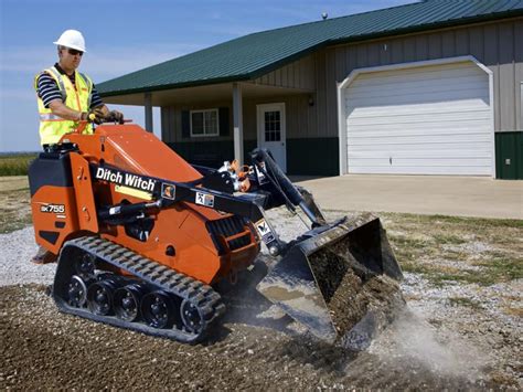 700-950 lb skid steer|mini skid steer rental.